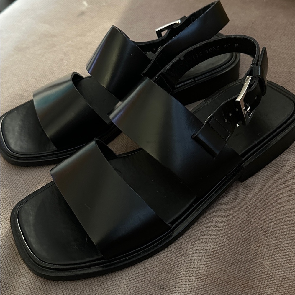 Vintage 2000s Tom Ford Gucci Flat Wide Leather Strap Sandals